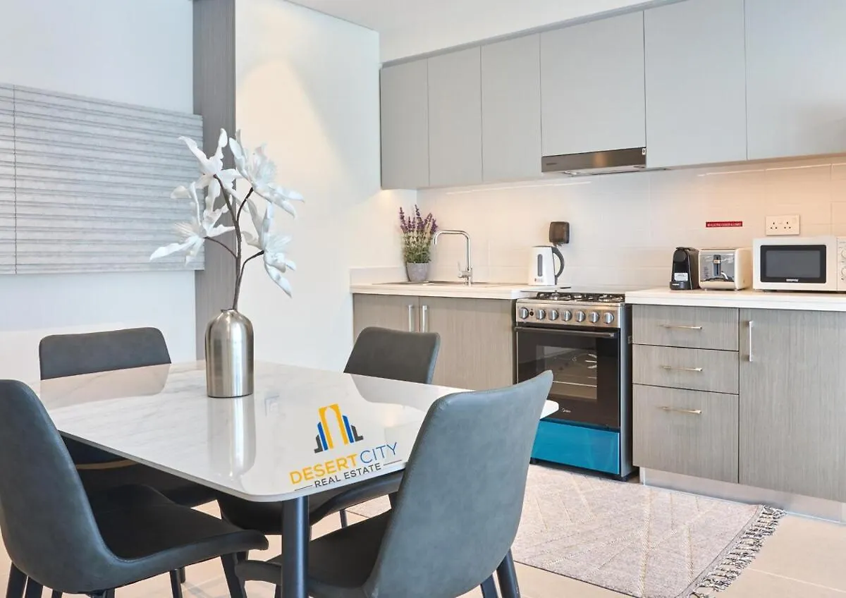 Cozy & Modern 1 Bedroom Apartment In Downtown Dubai, Hosted By Desert City Stays